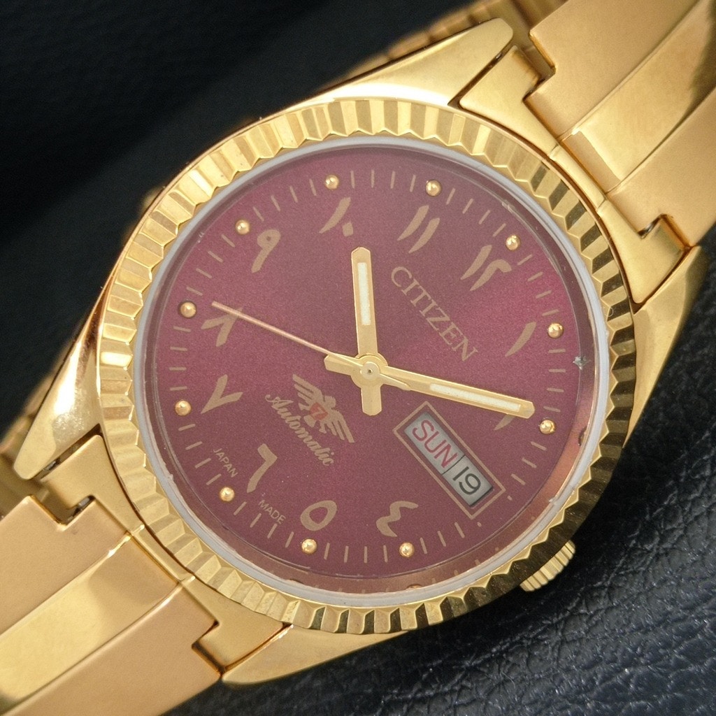 Vintage 1984 Citizen Automatic Mens Gold Watch WDaydate  Red Accents